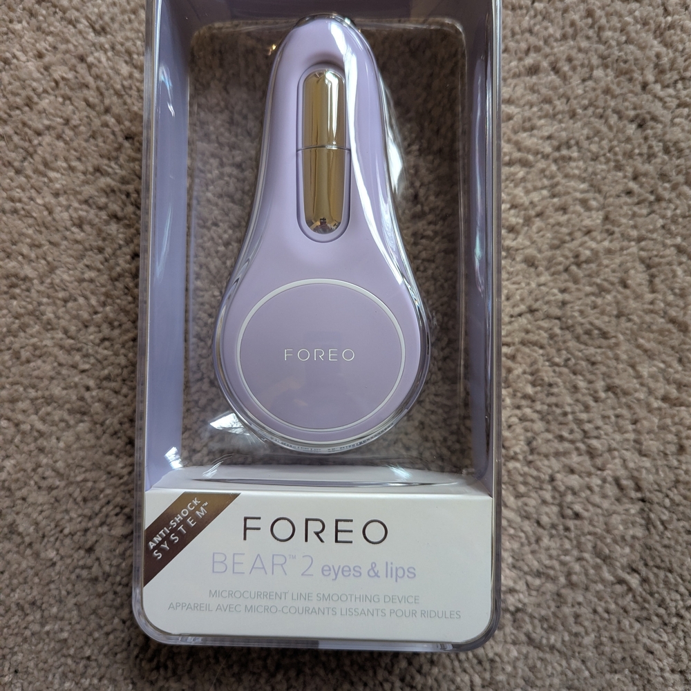 Foreo BEAR 2 Eyes & Lips Device - Lavender and Gold